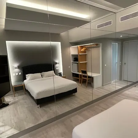 Kreoli Hotel 3*